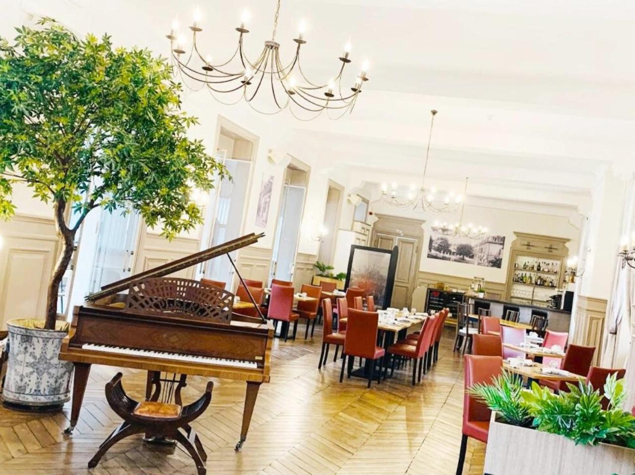 Grand Hotel De Bourbon-Lancy - Spa Et Restaurant - Logis Экстерьер фото